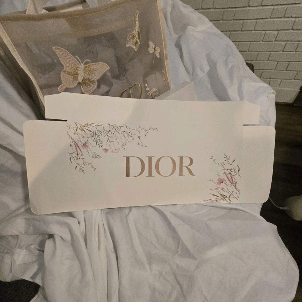 ✨ Dior Luxury GWP Bundle – Embroidered Mesh Tote Bag + Dior Homme Travel Tumbler - Picture 12 of 13